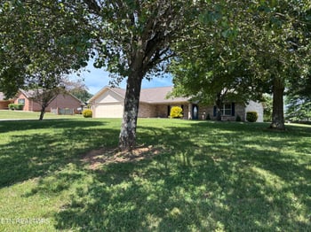 770 Southview Cir, Kodak, TN 37764