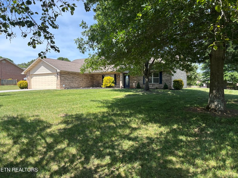 770 Southview Cir, Kodak, TN 37764