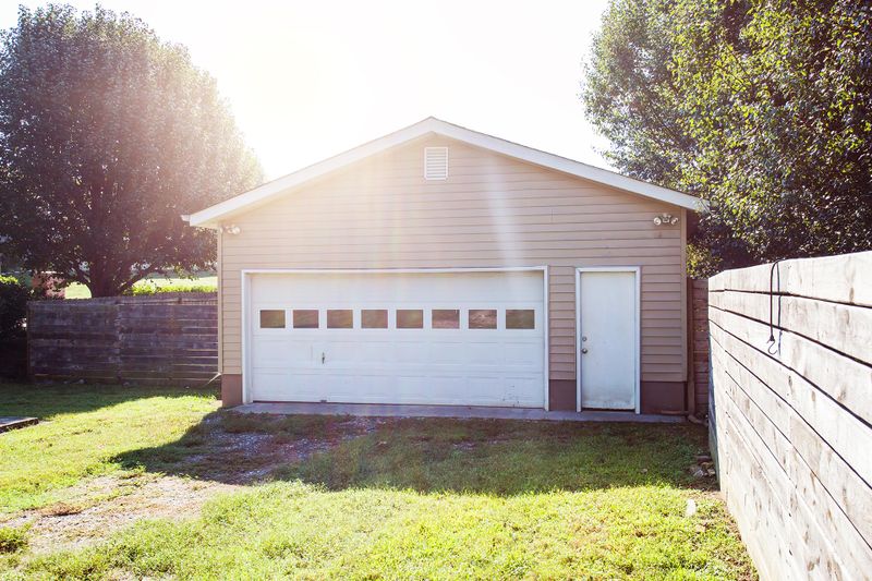 7700 SW Nubbin Ridge Rd, Knoxville, TN 37919