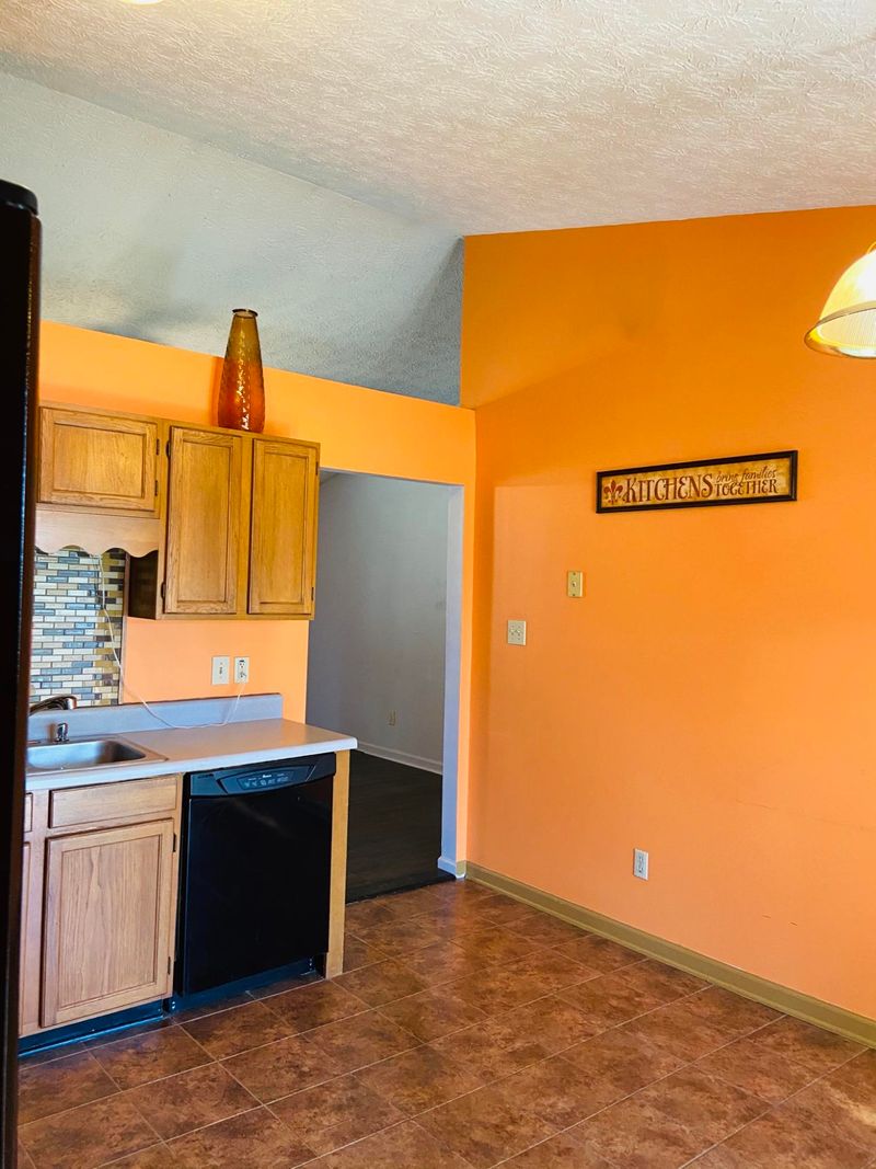 7702 Drawbridge Ct, Powell, TN 37849