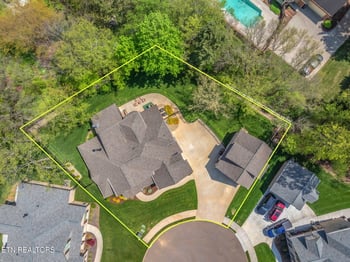 7702 Madgewood Ln, Knoxville, TN 37909