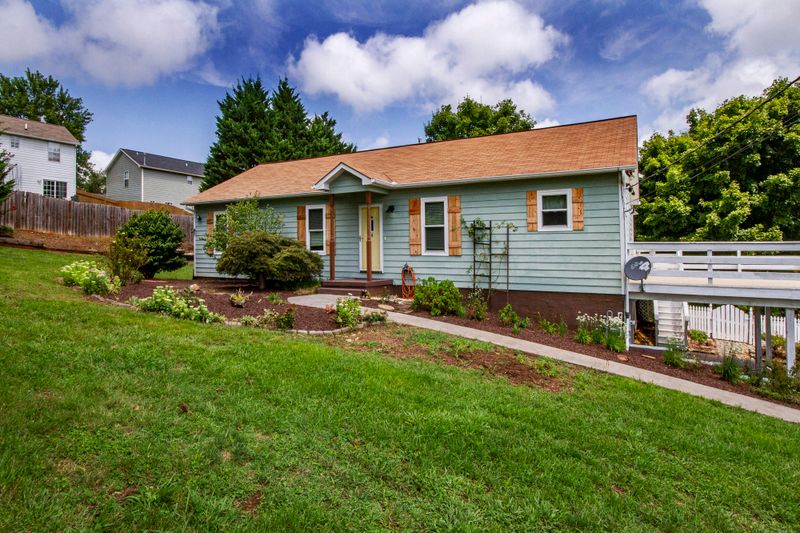 7704 Old Clinton Pike, Powell, TN 37849