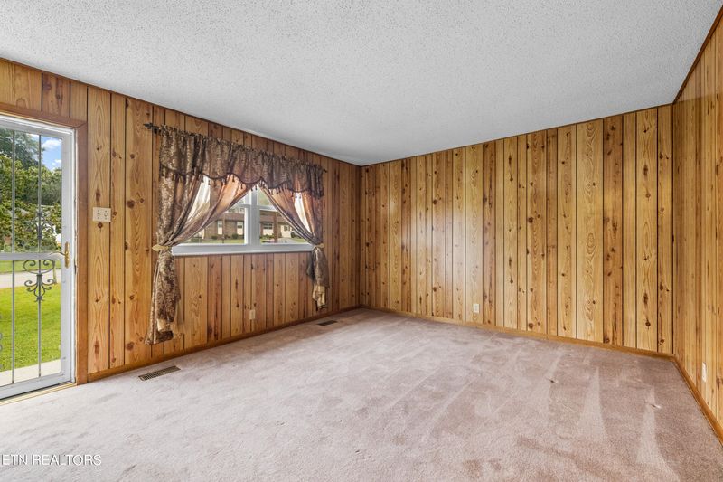 7704 Wendy Ln, Powell, TN 37849