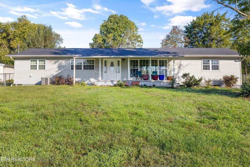 7705 2nd Ln, Knoxville, TN 37924