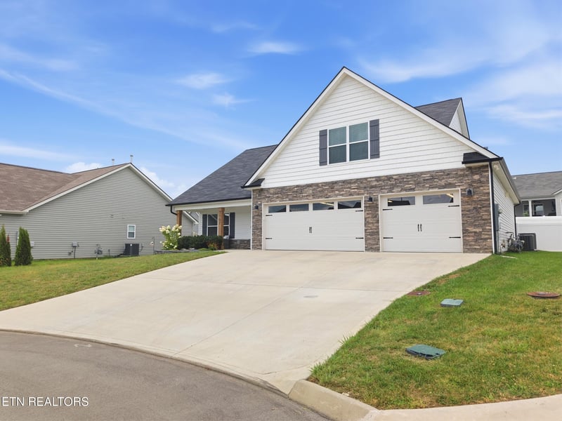 7707 Mossy Landing Ln, Knoxville, TN 37931
