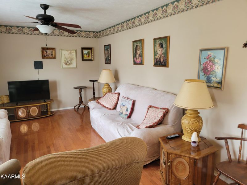7708 Cedarcrest Rd, Knoxville, TN 37938