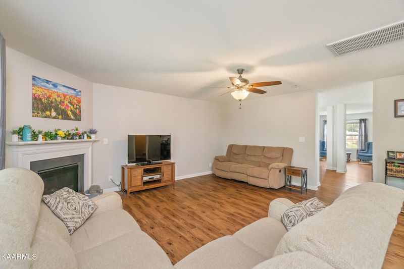 7709 Edwards Place Blvd, Corryton, TN 37721