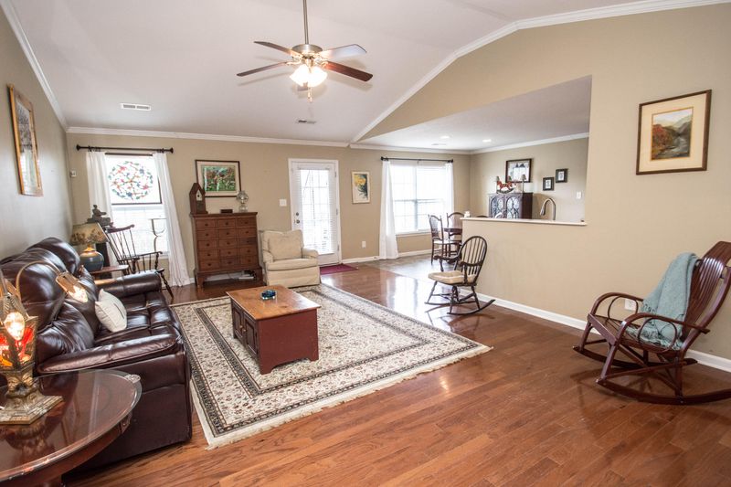 7709 Longshanks Rd, Corryton, TN 37721