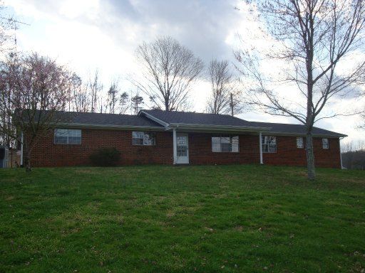 771 Laurel Rd, Clinton, TN 37716