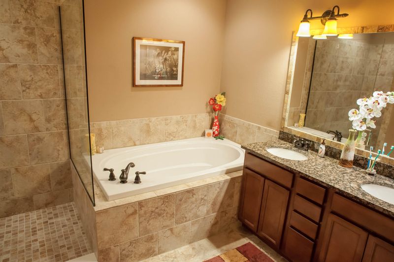 771 S Gallaher View Rd, Knoxville, TN 37919