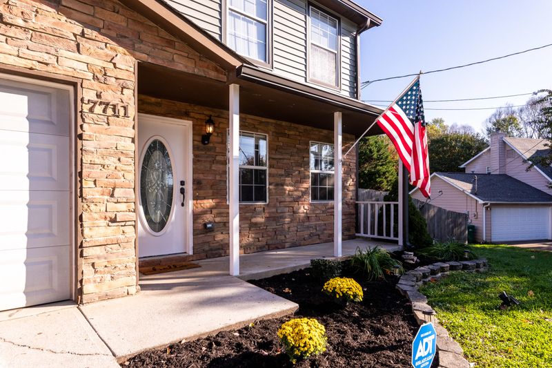 7711 Drawbridge Ct, Powell, TN 37849