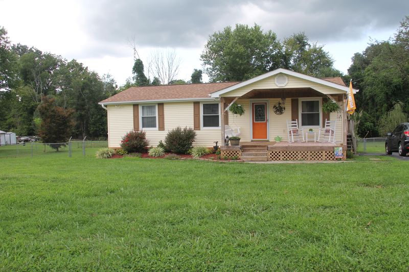 7711 Nicholas Dr, Corryton, TN 37721