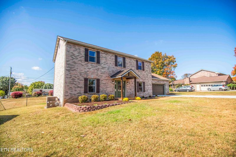 7713 Kingsmeade Rd, Powell, TN 37849