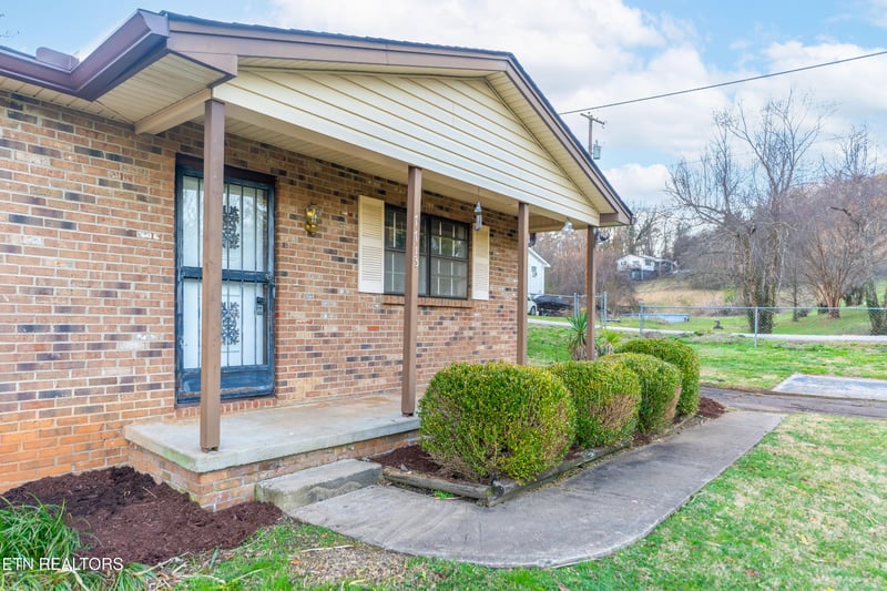 7713 Wendy Ln, Powell, TN 37849