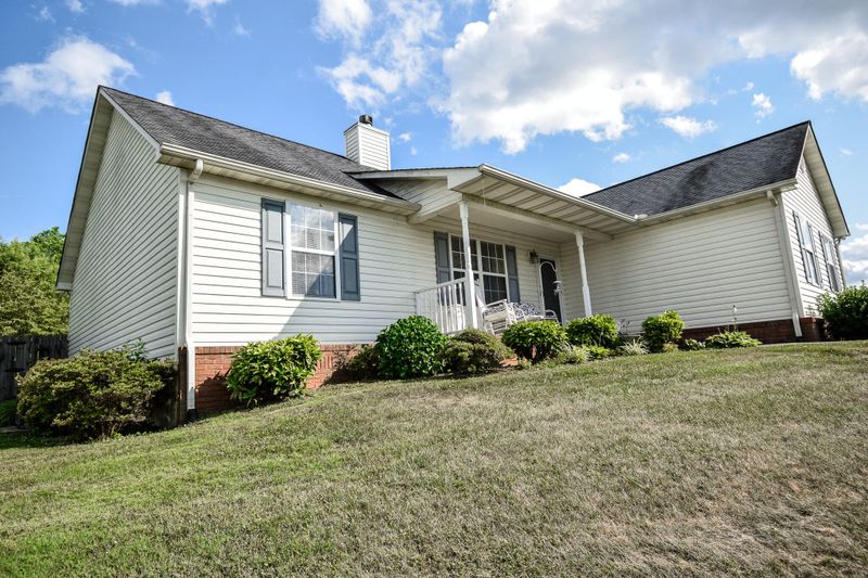 7714 Chapel Bend Dr, Corryton, TN 37721