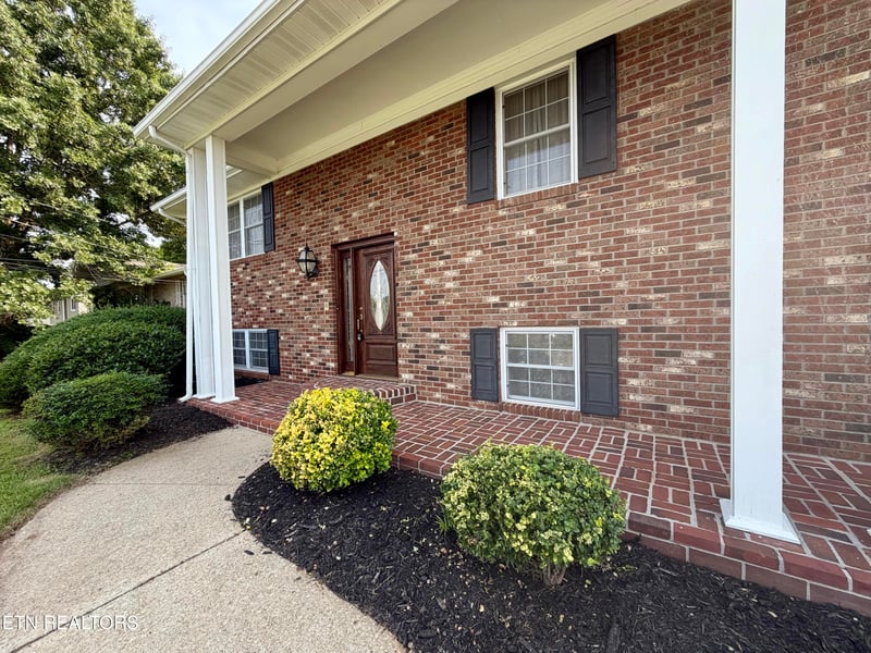 7715 Windsong Rd, Powell, TN 37849