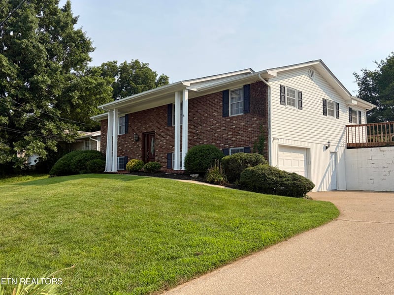 7715 Windsong Rd, Powell, TN 37849