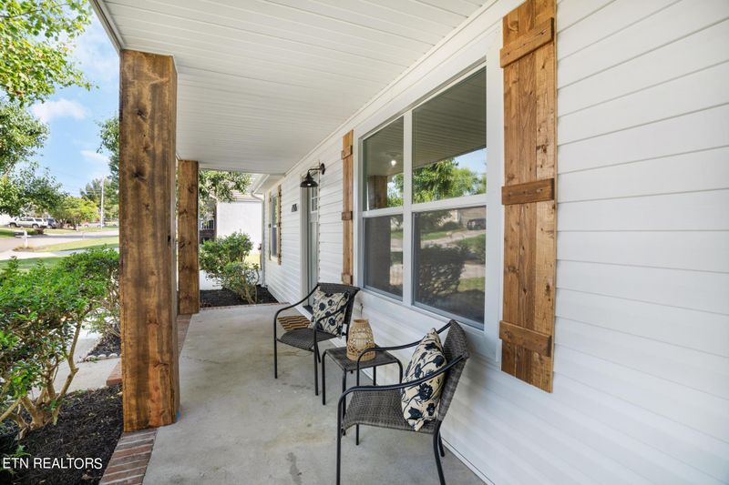 7716 Castlehill Ct, Powell, TN 37849