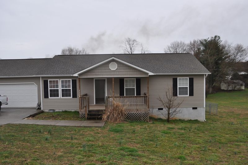 7716 Mcdaniel Rd, Knoxville, TN 37924