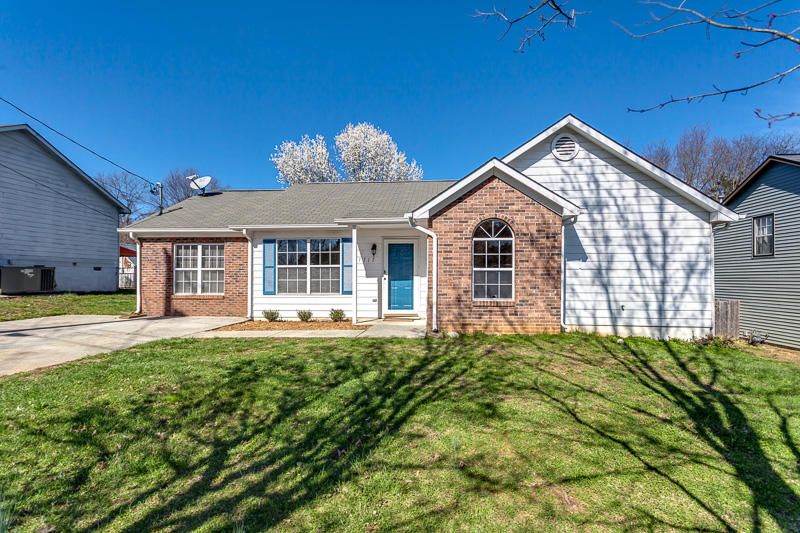 7717 Drawbridge Ct, Powell, TN 37849