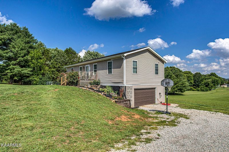 7718 Rocky Meadow Ln, Corryton, TN 37721