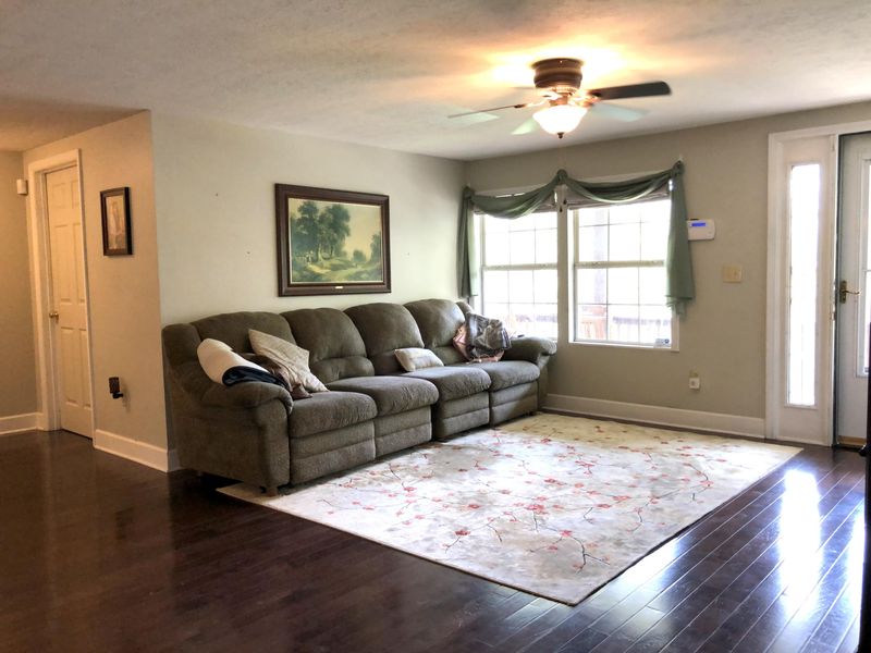 772 Sharp Ln, Caryville, TN 37714