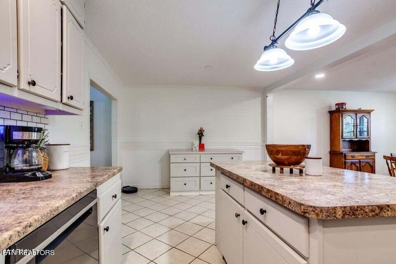 7720 Tressa Cir, Powell, TN 37849