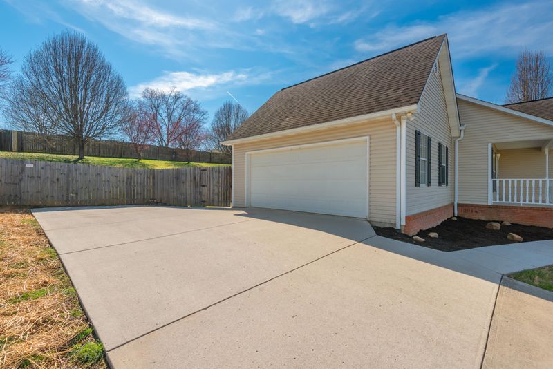 7722 Chapel Bend Rd, Corryton, TN 37721