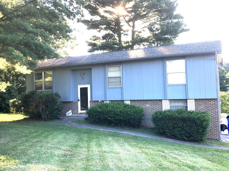 7722 Cloudland Rd, Powell, TN 37849