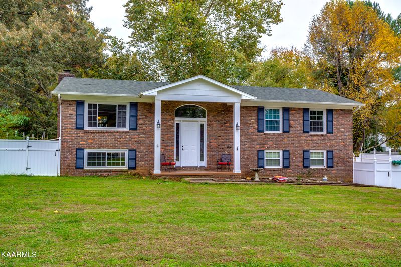 7724 SW Devonshire Dr, Knoxville, TN 37919