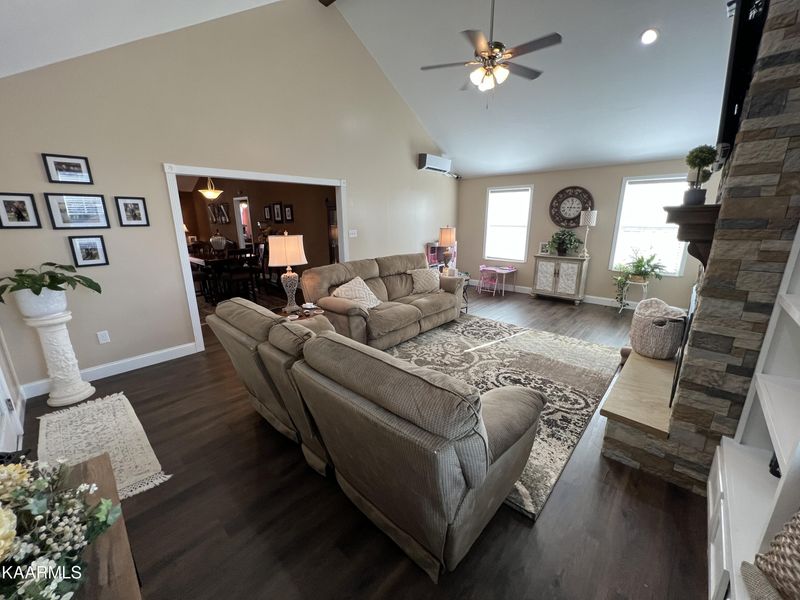7725 Bell Stanley Rd, Powell, TN 37849