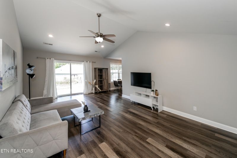 7729 Bell Stanley Rd, Powell, TN 37849