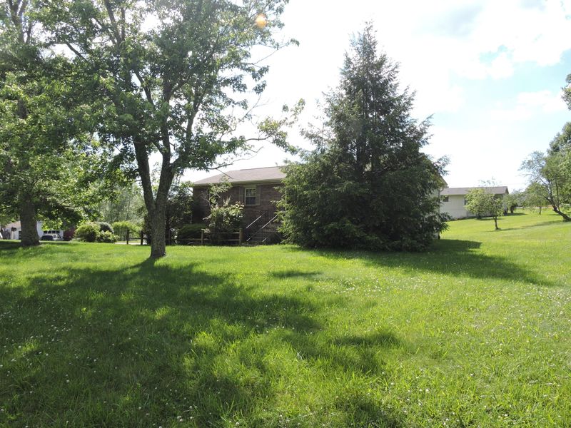 7729 E Emory Rd, Corryton, TN 37721