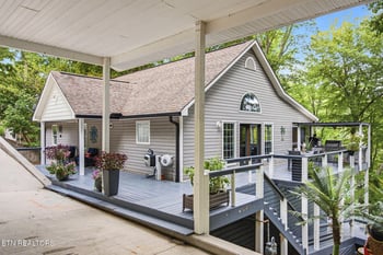 773 Yoakum Hollow Rd, Jacksboro, TN 37757