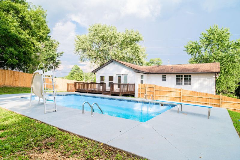 7731 E Emory Rd, Corryton, TN 37721