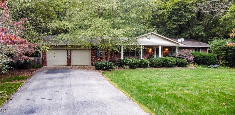 7733 Luxmore Dr, Knoxville, TN 37919
