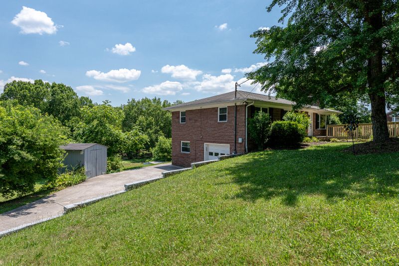 7734 Collier Rd, Powell, TN 37849