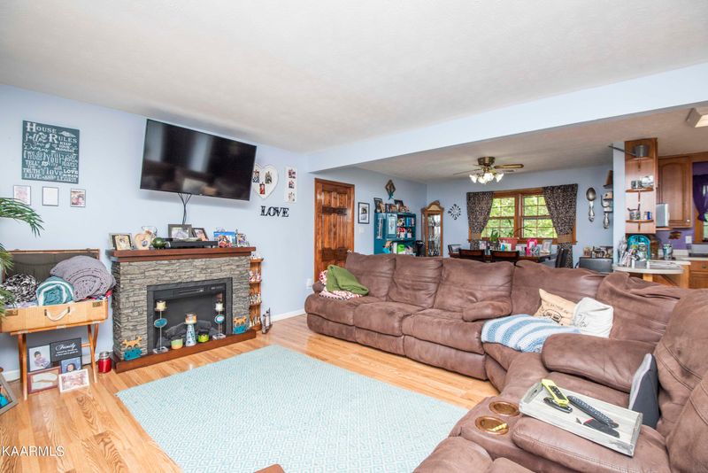 7736 Cranley Rd, Powell, TN 37849