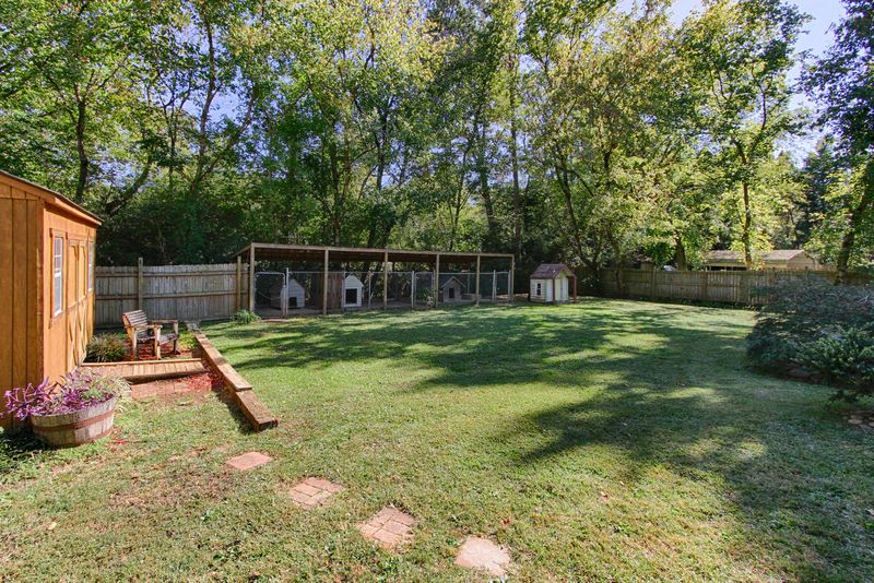 7736 Luscombe, Knoxville, TN 37919