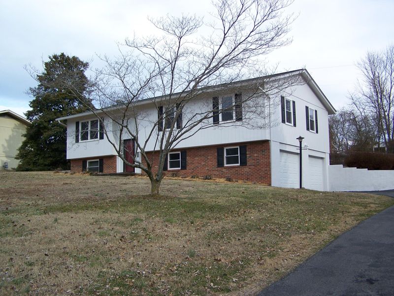 7736 Maida Vale Cir, Powell, TN 37849