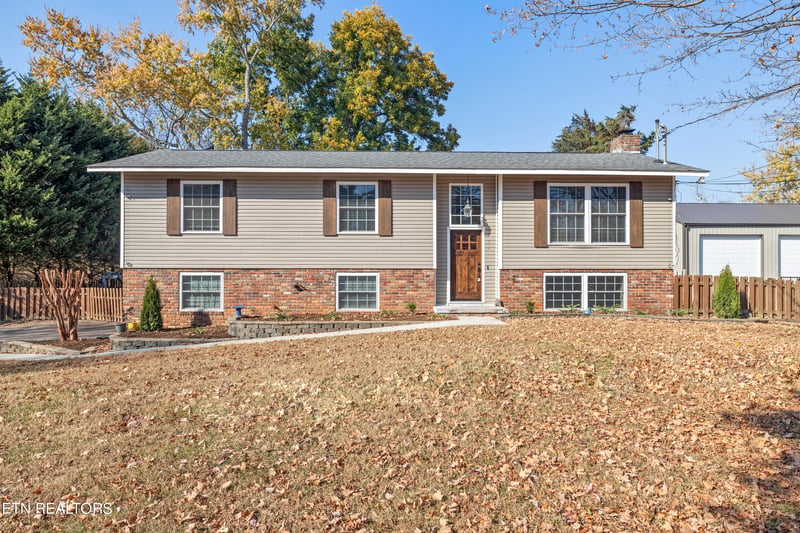 7737 Nubbin Ridge Dr, Knoxville, TN 37919