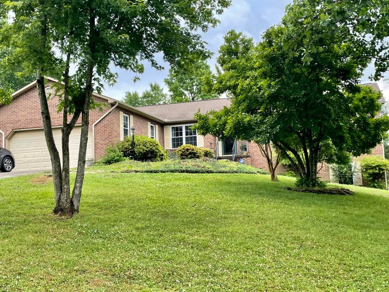 7740 Norwich Rd, Powell, TN 37849