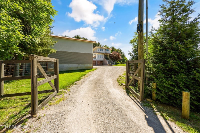 7740 Tressa Cir, Powell, TN 37849