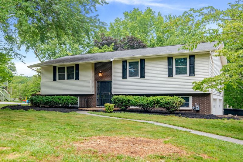 7740 Widdecomb Rd, Powell, TN 37849