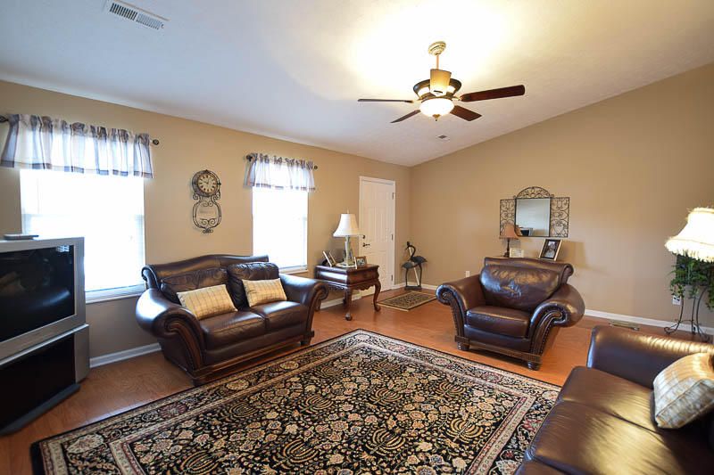 7741 Verona Ln, Powell, TN 37849