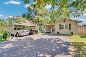 7742 Glade Creek Rd, Sparta, TN 38583