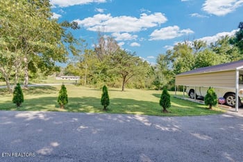 7742 Glade Creek Rd, Sparta, TN 38583