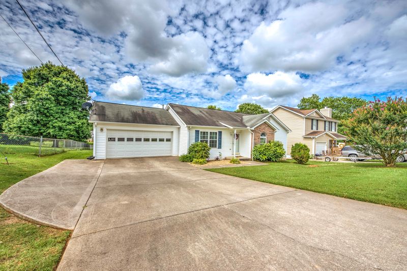 7744 Drawbridge Ct, Powell, TN 37849
