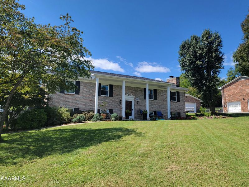7745 Widdecomb Rd, Powell, TN 37849