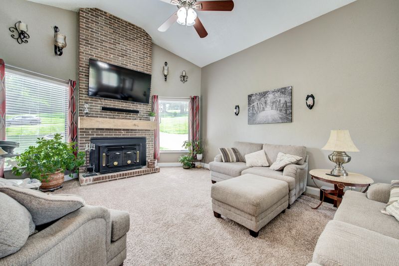 775 Butler Dr, Loudon, TN 37774